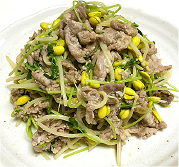 豚肉と豆もやしの塩麹炒め