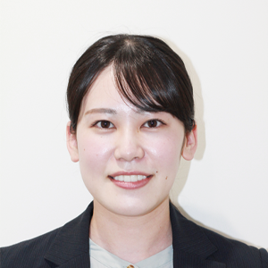 採用担当 外間 美優