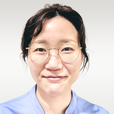 主任：奥野 恵梨（受付）